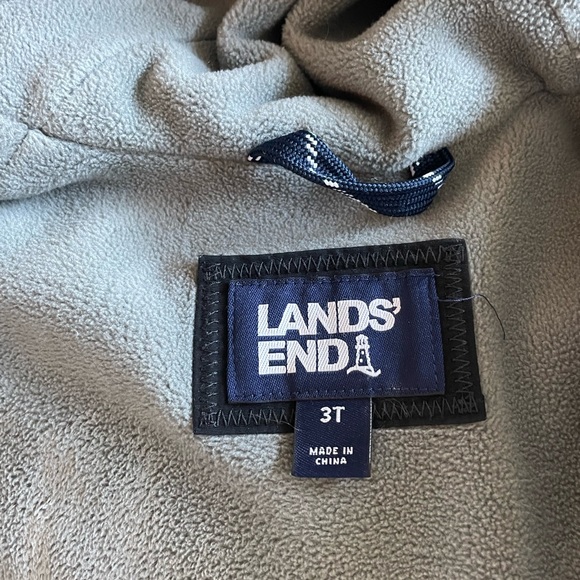 Kid’s Lands’ End 3T insulated waterproof winter jacket - Picture 2 of 5